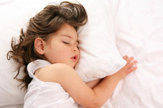 copilul se transpiră puternic atunci când doarme
